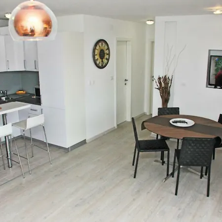 Apartman Nikola * Pula